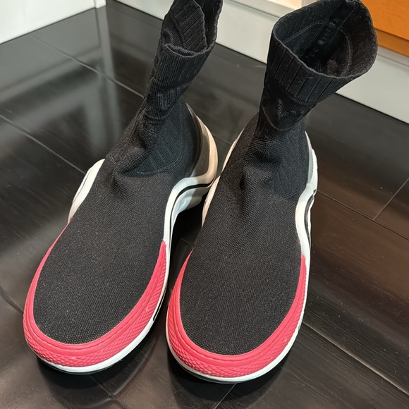 Louis Vuitton sneakers size 7.5 - Picture 5 of 6